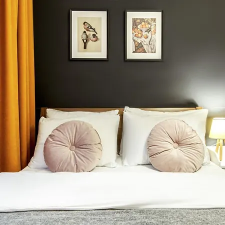 Central And Convenient Flat In Sisli Apartment