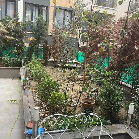 Apartment Wide Garden Flat Close To The Memoriall Hospital Hgyhomes2104 Istanbul