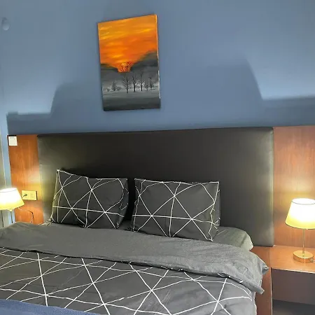 Apartment Wide Garden Flat Close To The Memoriall Hospital Hgyhomes2104 *
