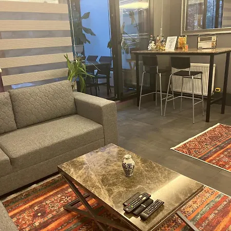 Apartment Wide Garden Flat Close To The Memoriall Hospital Hgyhomes2104 *