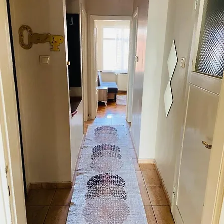 Deniz Manzarali Genis Konforlu Daire * Istambul