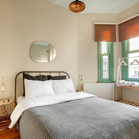 Lola Flats By Oval Aparthotel