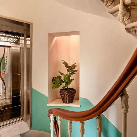 Lola Flats By Oval Aparthotel *