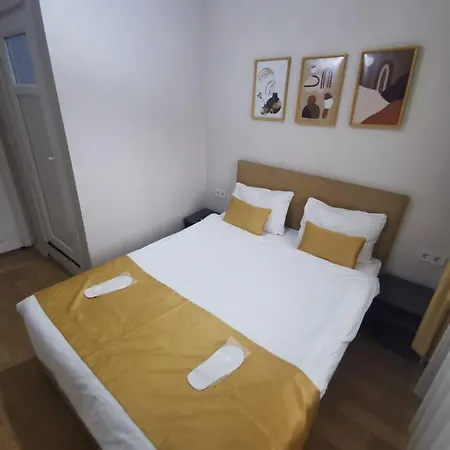 Konut Wooden House Hotel 2*
