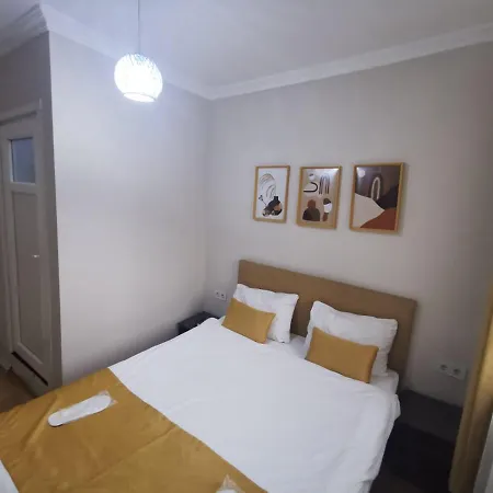 Konut Wooden House Hotel 2*