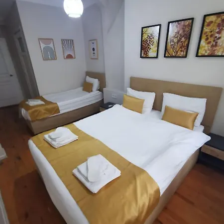 Konut Wooden House Hotel 2*