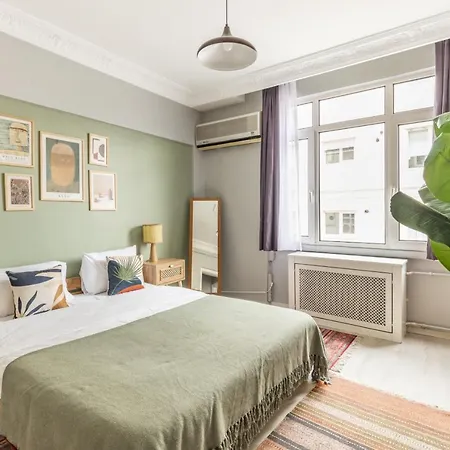 Bohemian Flat In Nisantasi With Location *