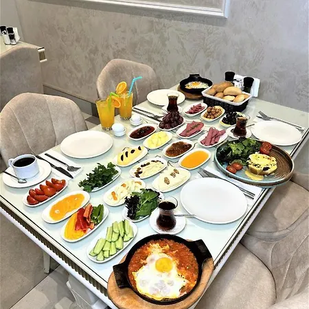 Ghan Hotel 3*