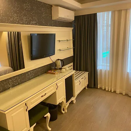 Hotel Lazz 3*
