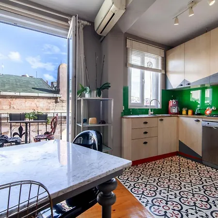 Apartment Modern With Stylish Interior In Beyoglu