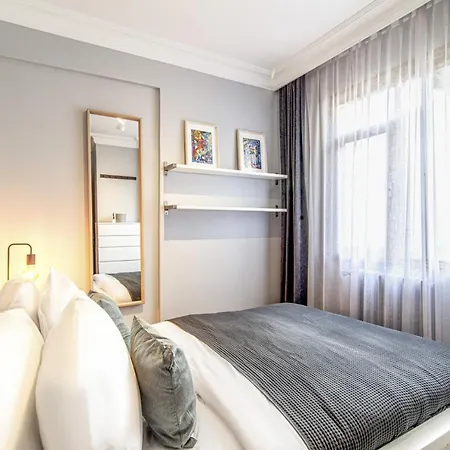 Apartment Gorgeous Flat With Lovely Balcony In Nisantasi *