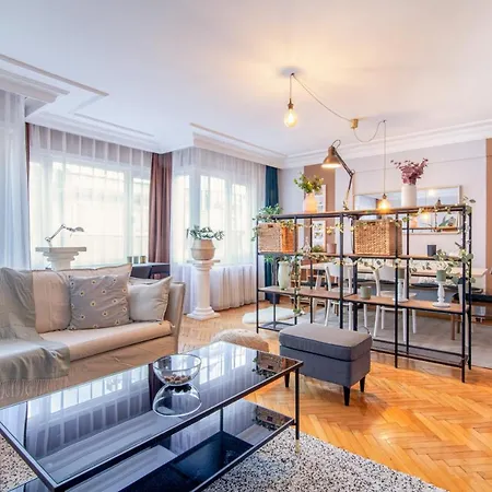 Apartment Gorgeous Flat With Lovely Balcony In Nisantasi