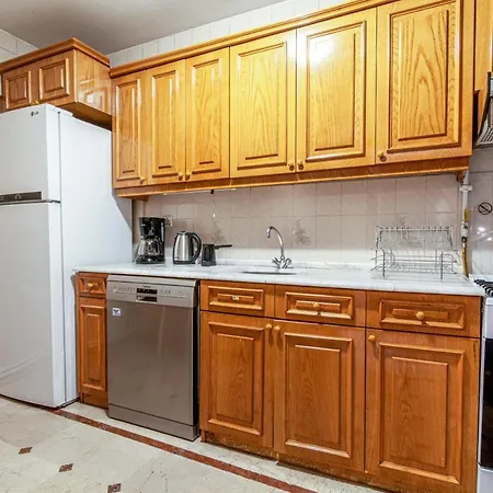 Gorgeous Flat With Lovely Balcony In Nisantasi *