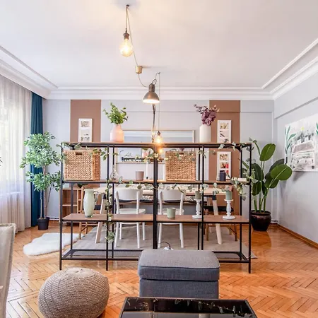 Apartment Gorgeous Flat With Lovely Balcony In Nisantasi *