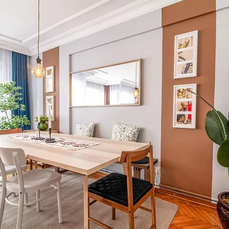 Apartment Gorgeous Flat With Lovely Balcony In Nisantasi Istanbul