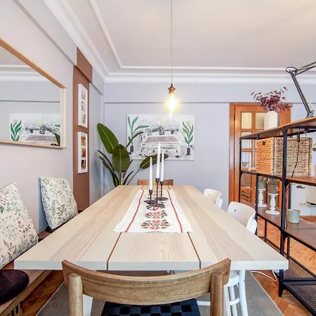 Gorgeous Flat With Lovely Balcony In Nisantasi Apartment