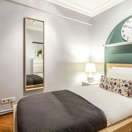 Gorgeous Flat With Lovely Balcony In Nisantasi *