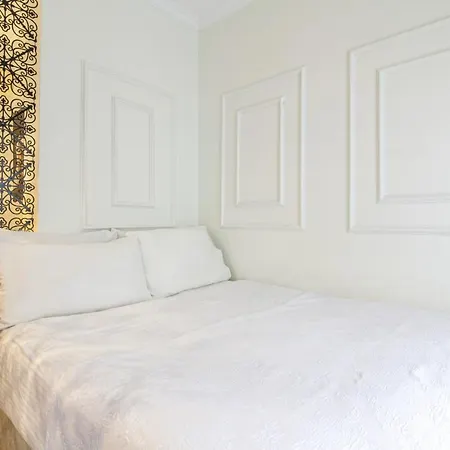 Xzxus Flat With Csadsafacation In Xzvzx Daire *