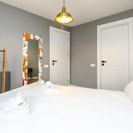 Apartment Vibrant Flat 500 M To Uskudar Ferry Station Istanbul