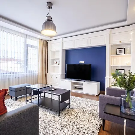 Captivating Flat With Balcony Near Besiktas Pier * Istanboel
