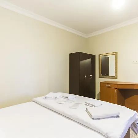 Herton Apart 3*