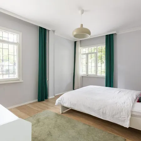 Outstanding Flat With Stylish Interior And Excellent Location Close To Shopping Malls In Sisli Apartment