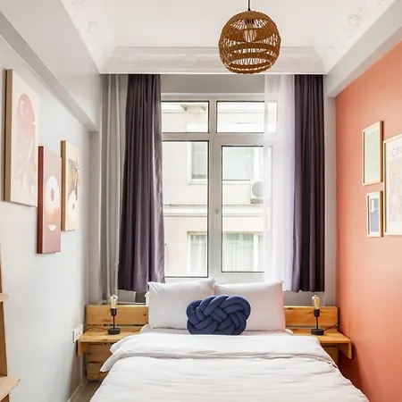 Bohemian Flat In Nisantasi With Location