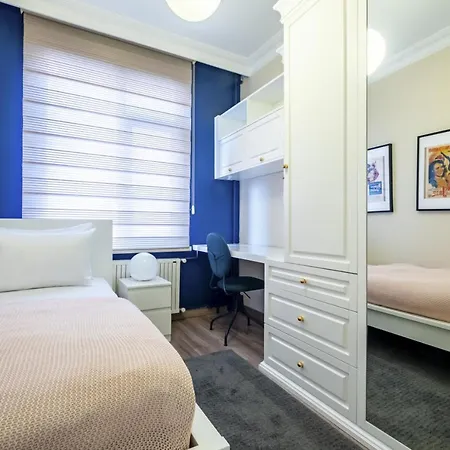 Captivating Flat With Balcony Near Besiktas Pier Istanboel