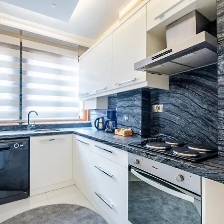 Captivating Flat With Balcony Near Besiktas Pier Appartement