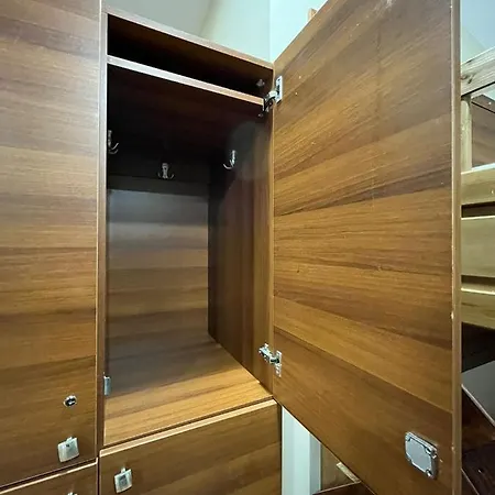 Chambers Of The Boheme Hostel *