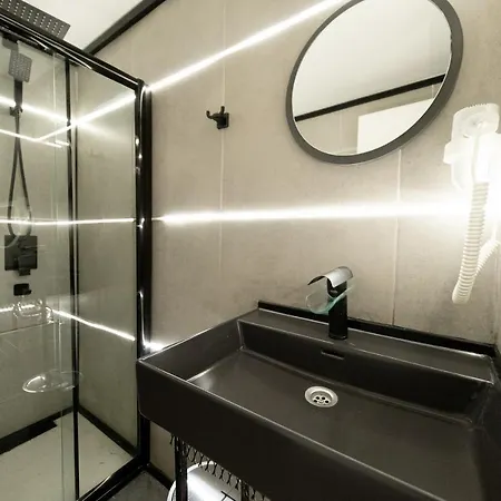 Frame & Suites Стамбул