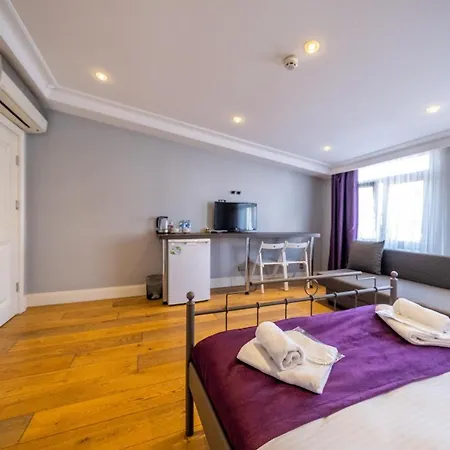 Frame & Suites Отель