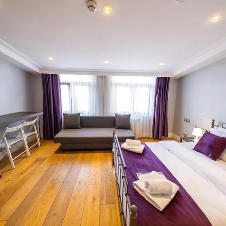 Отель Frame & Suites