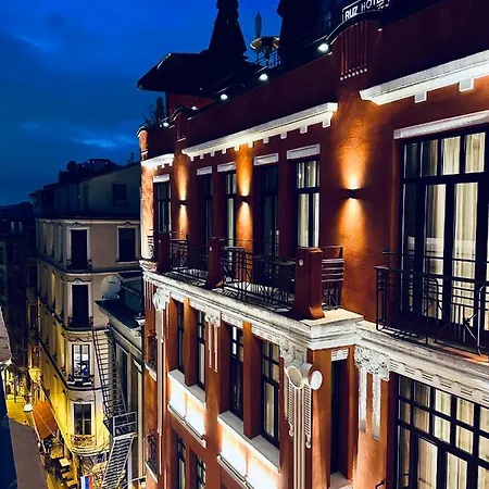 Ruz Hotel