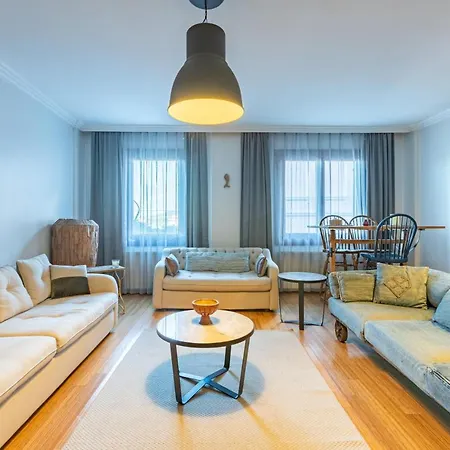 Delightful Flat With Bosphorus View In Kuzguncuk *
