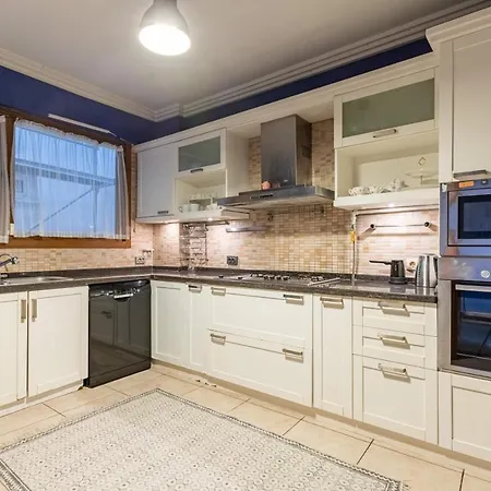 Apartment Delightful Flat With Bosphorus View In Kuzguncuk