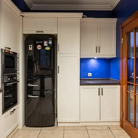 Delightful Flat With Bosphorus View In Kuzguncuk