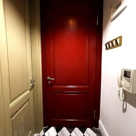 Apartment The Little Red Door *cihangir* Istanbul