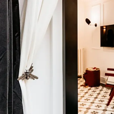 Apartment The Little Red Door *cihangir* *
