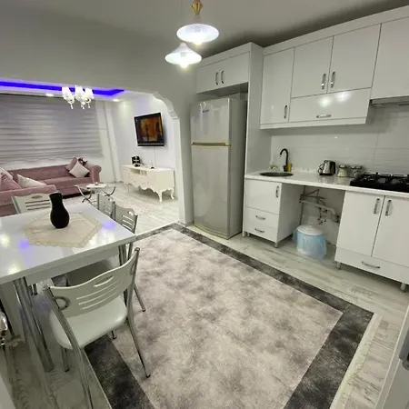 Tarihi Mekanda Sirin Apartment *