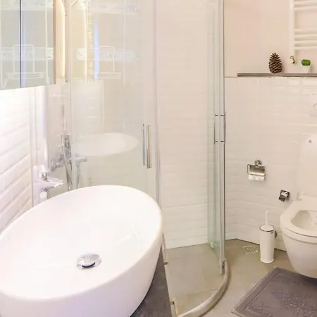 Charming Flat 500 M To Uskudar Ferry Station