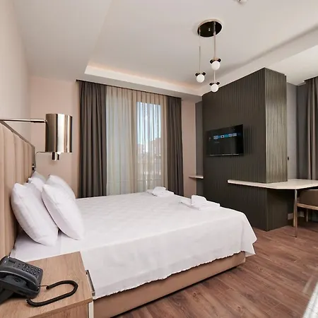 Livinton Atasehir Hotel *