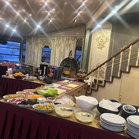 Hotel Golden 3*