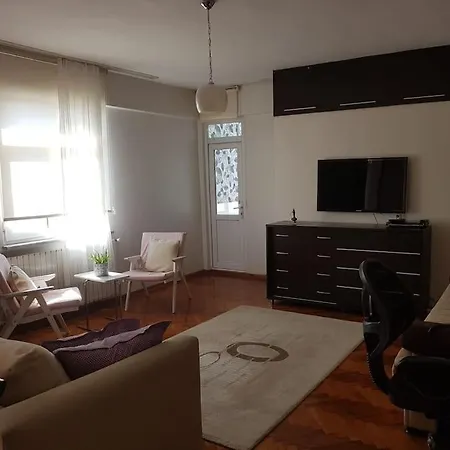 15 Min To Saw Airport + 5 Min To Metro Daire İstanbul
