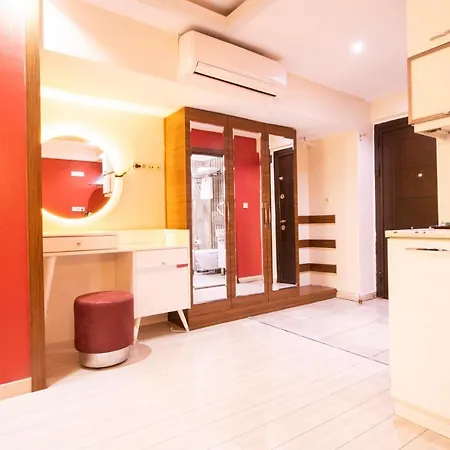 Pera Aparthotel *