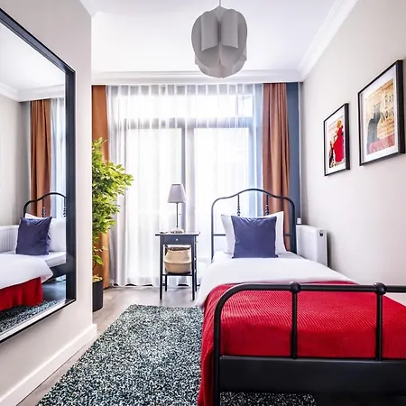 Apartment Flat With Sleek Interior In Sisli