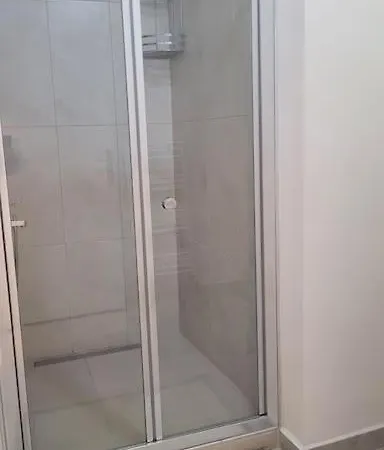 1 Min To Metro, Cosy Flat For 8 Guests, 2nd Floor Istanbul