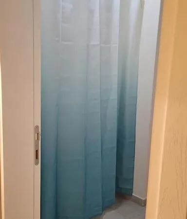 شقة 1 Min To Metro, Cosy Flat For 8 Guests, 2nd Floor *