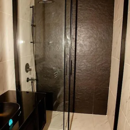 Apartment Benesta By Azad Homes *