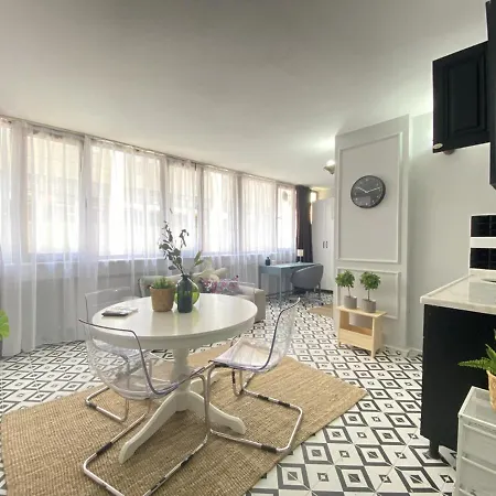 Refreshing And Central Studio Flat In Kabatas Istanbul